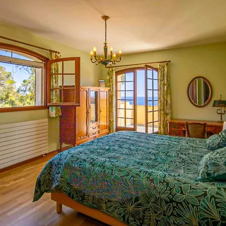 10 People Sea View And Private Pool